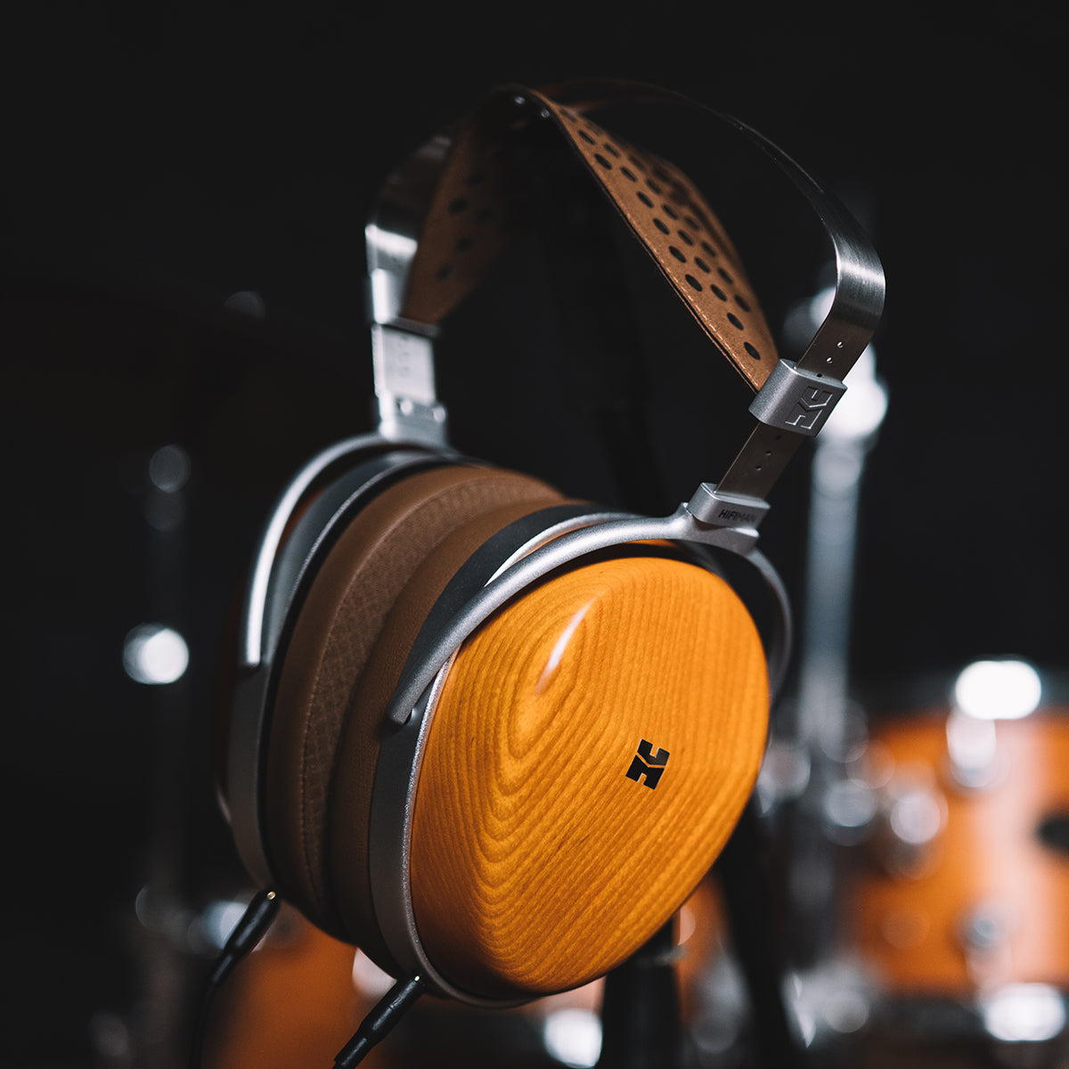 HIFIMAN Audivina Closed-Back Planar Headphones