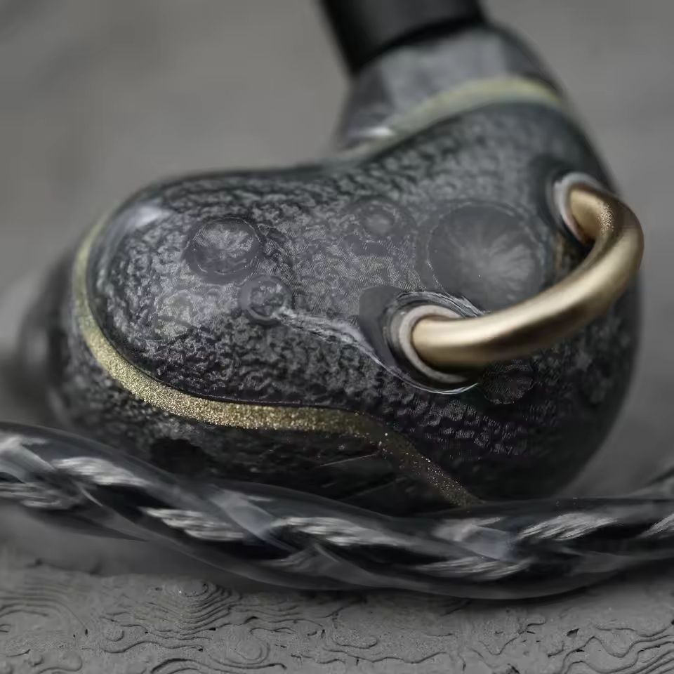 Artpical Lunar Ring Wired IEMs - view 4