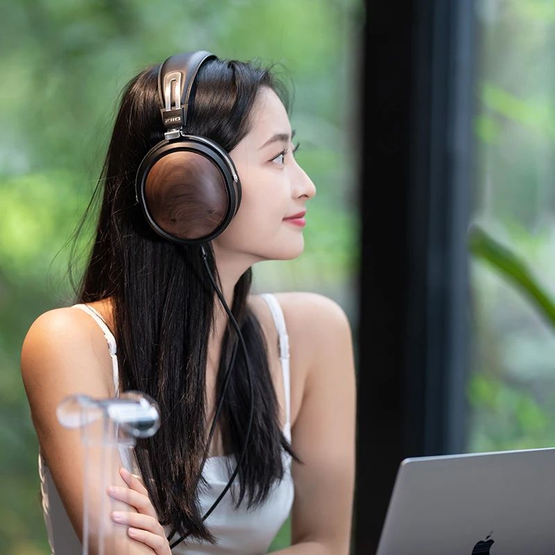 FiiO FT1 Closed-Back Headphones — 60mm Driver, Walnut