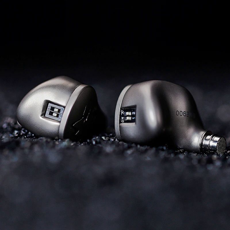 Shanling ME900 2DD+6BA Hybrid IEMs