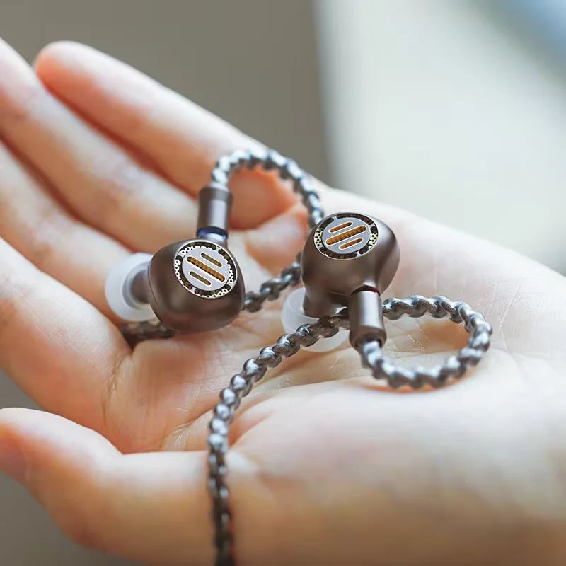 Shanling MG200 Open-Back Dynamic Earphones